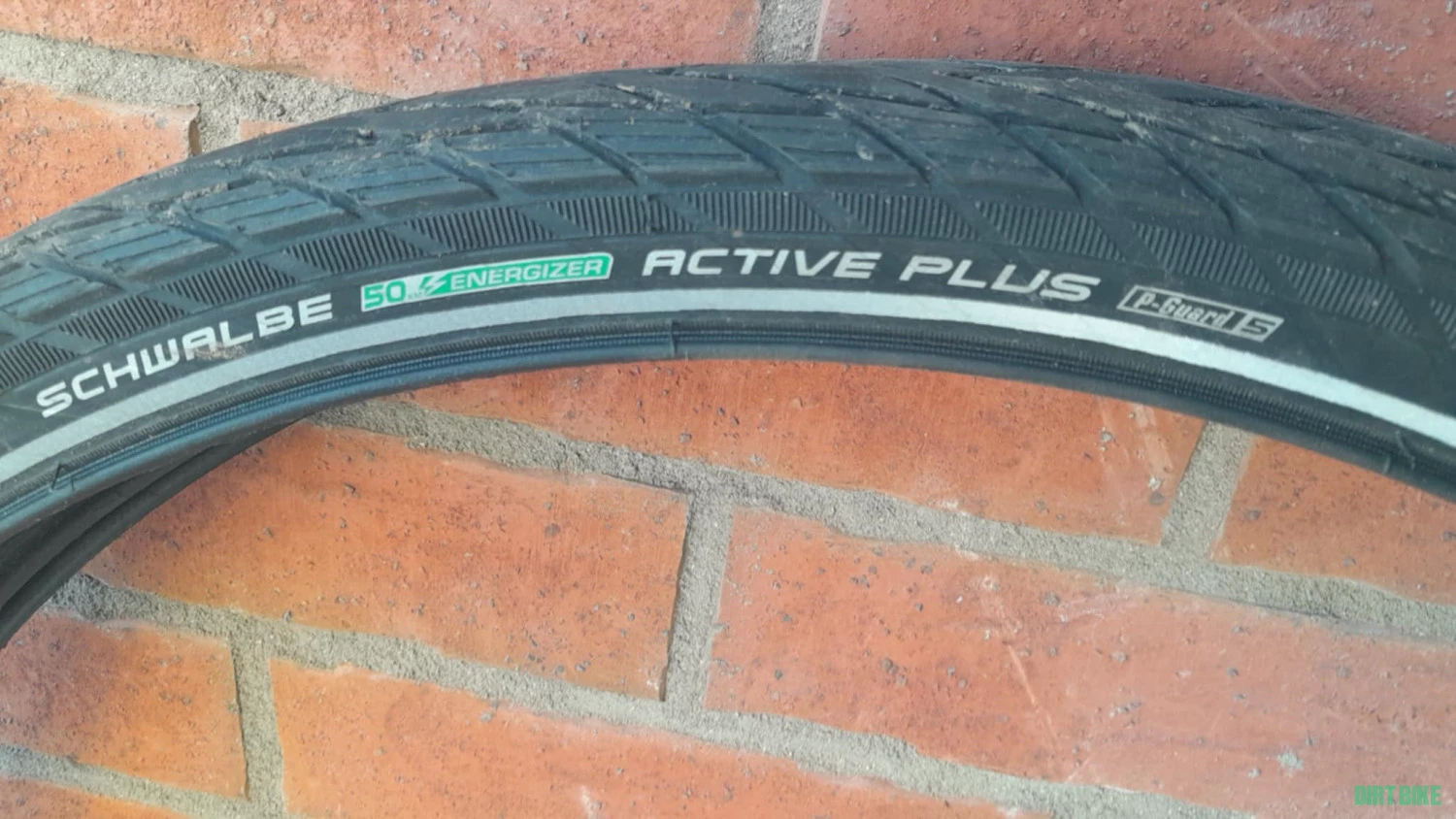6. Vand anvelope 28 SCHWALBE si alte marci pentru biciclete de oras