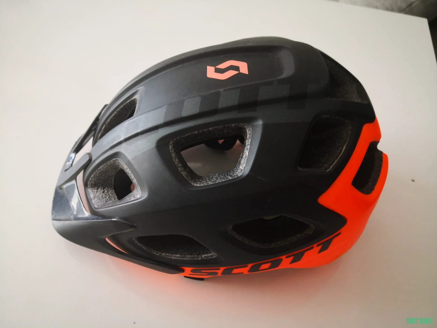 1. Vand casca mtb Scott Vivo plus cu Mips marime M