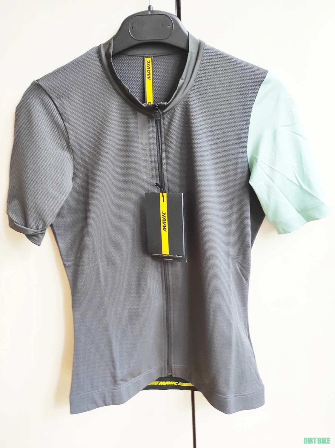1. Tricou dama Mavic Essential Carbon/Mint marimea S, nou