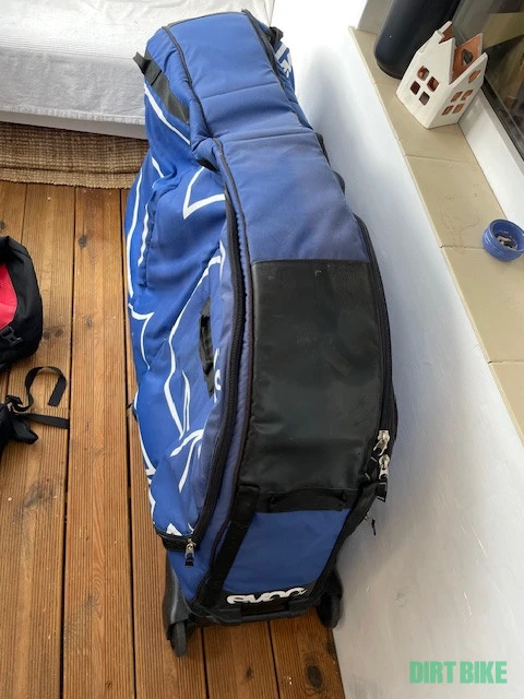 1. De inchiriat Evoc Bike bag