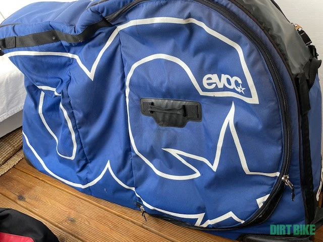 2. De inchiriat Evoc Bike bag