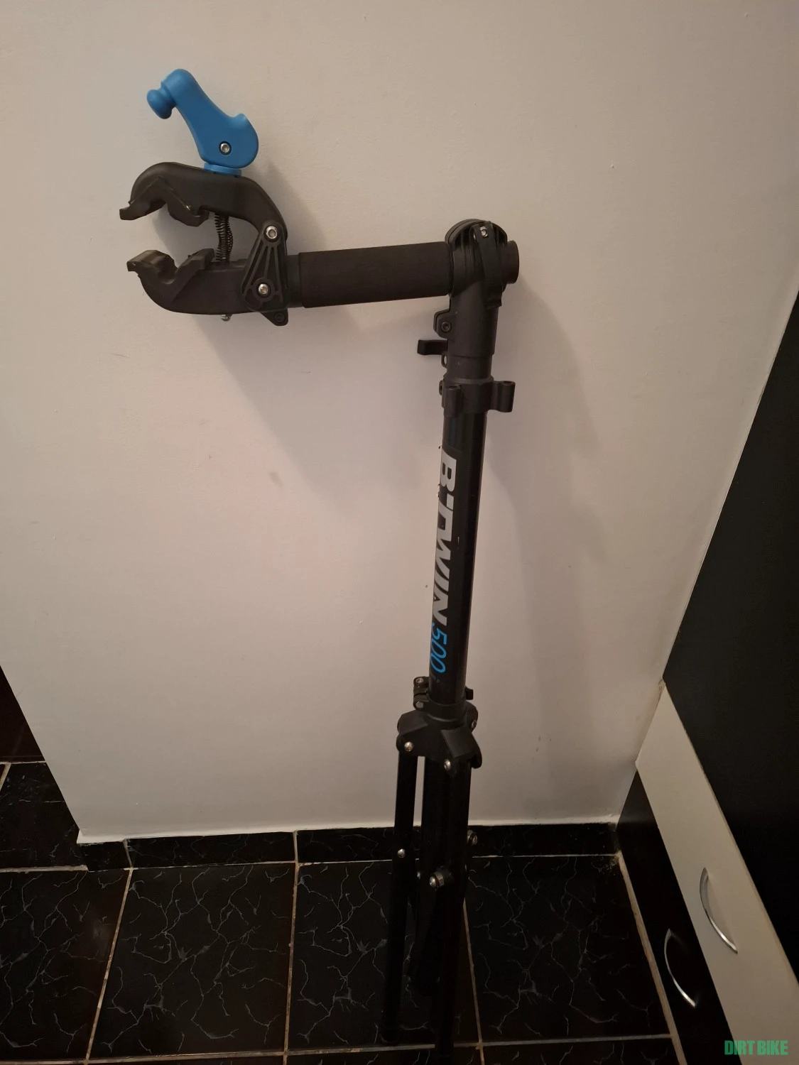 1. Suport reparatie bicicleta