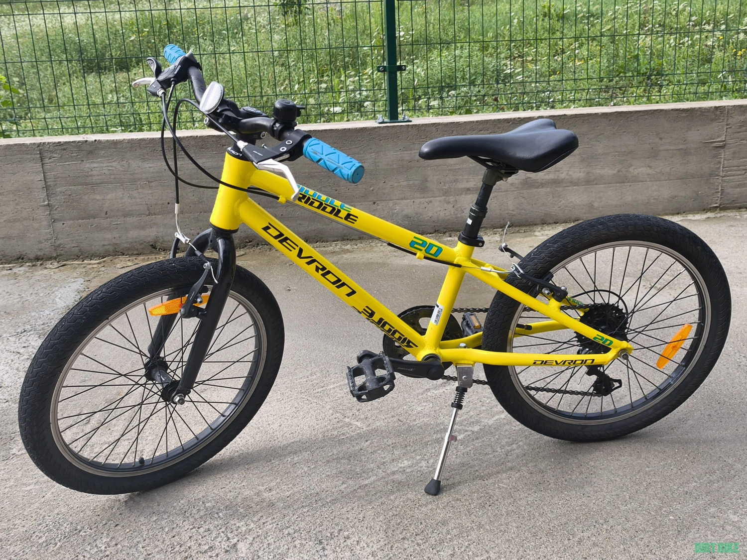 1. Bicicleta copii Devron Riddle 20