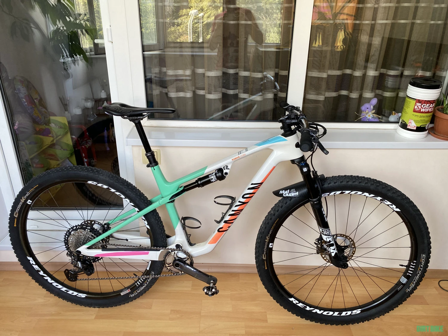 1. Canyon Lux CF7 WC 2024 10.65 kg