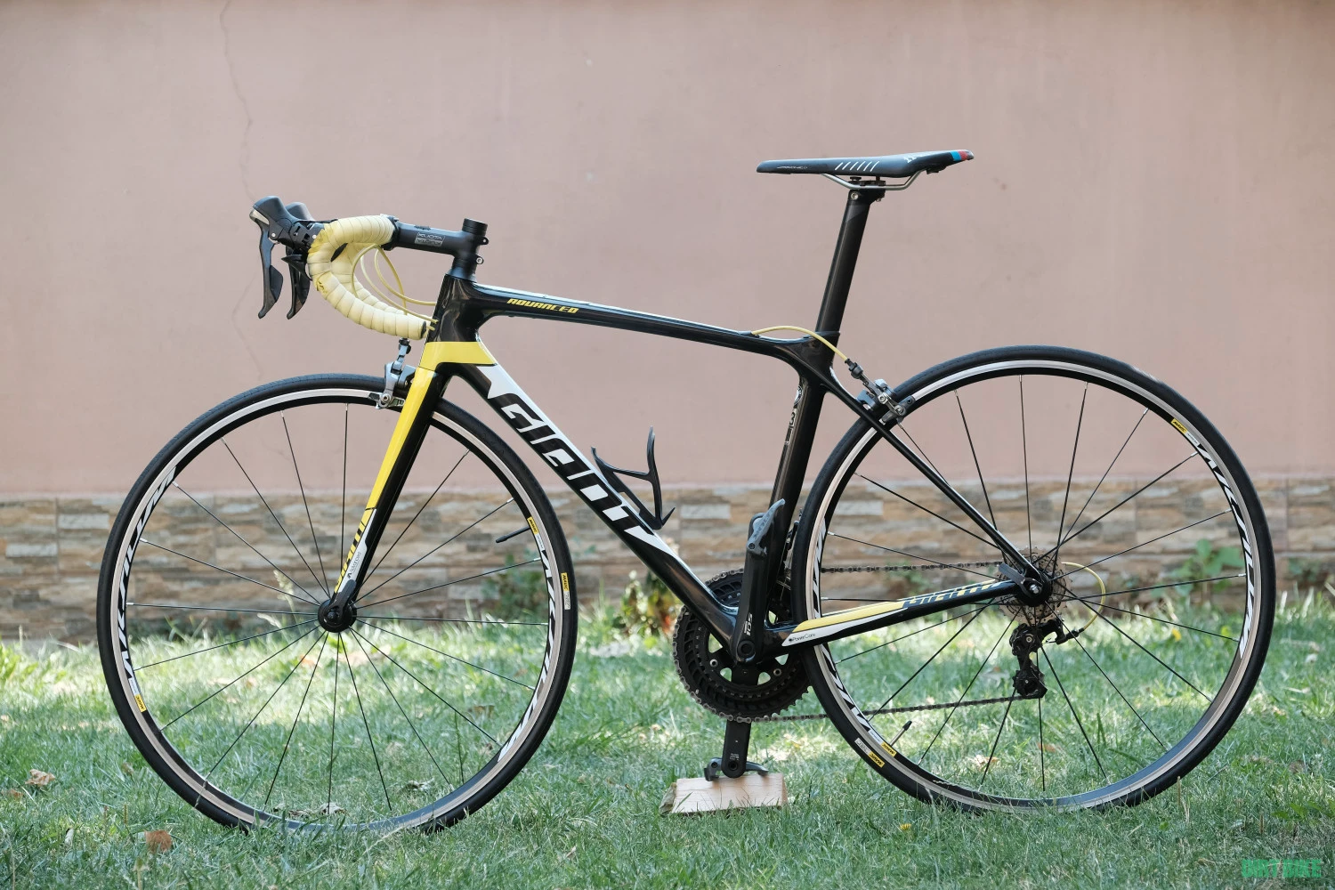 4. Cursieră Giant TCR Advanced 3 – cadru carbon, echipare Shimano Ultegra