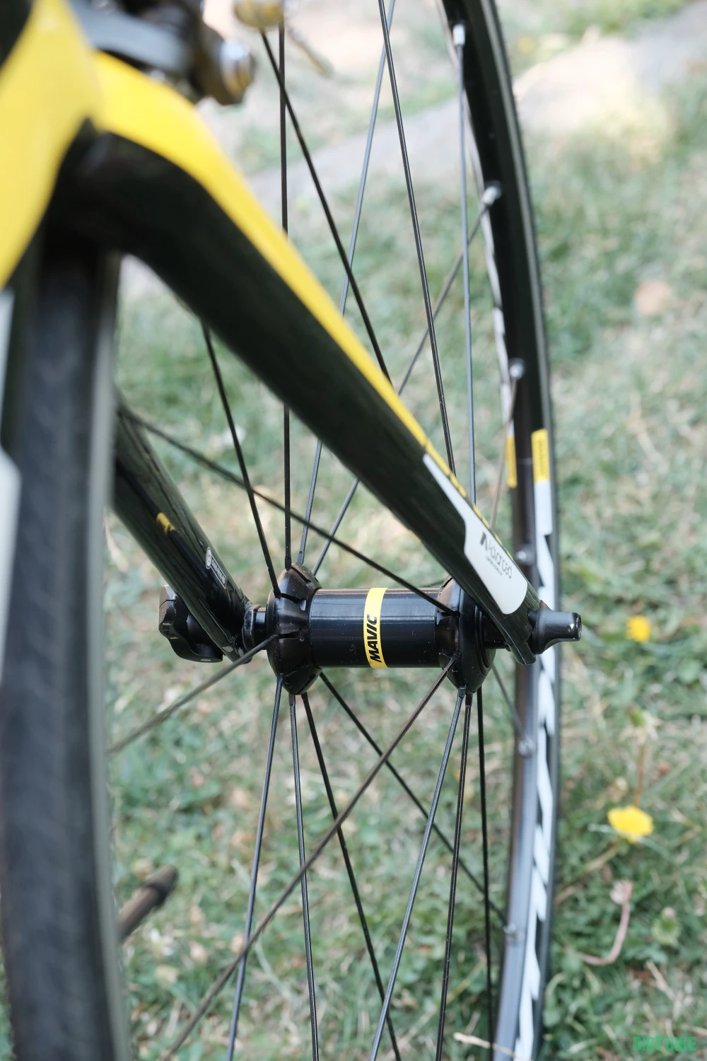 5. Cursieră Giant TCR Advanced 3 – cadru carbon, echipare Shimano Ultegra