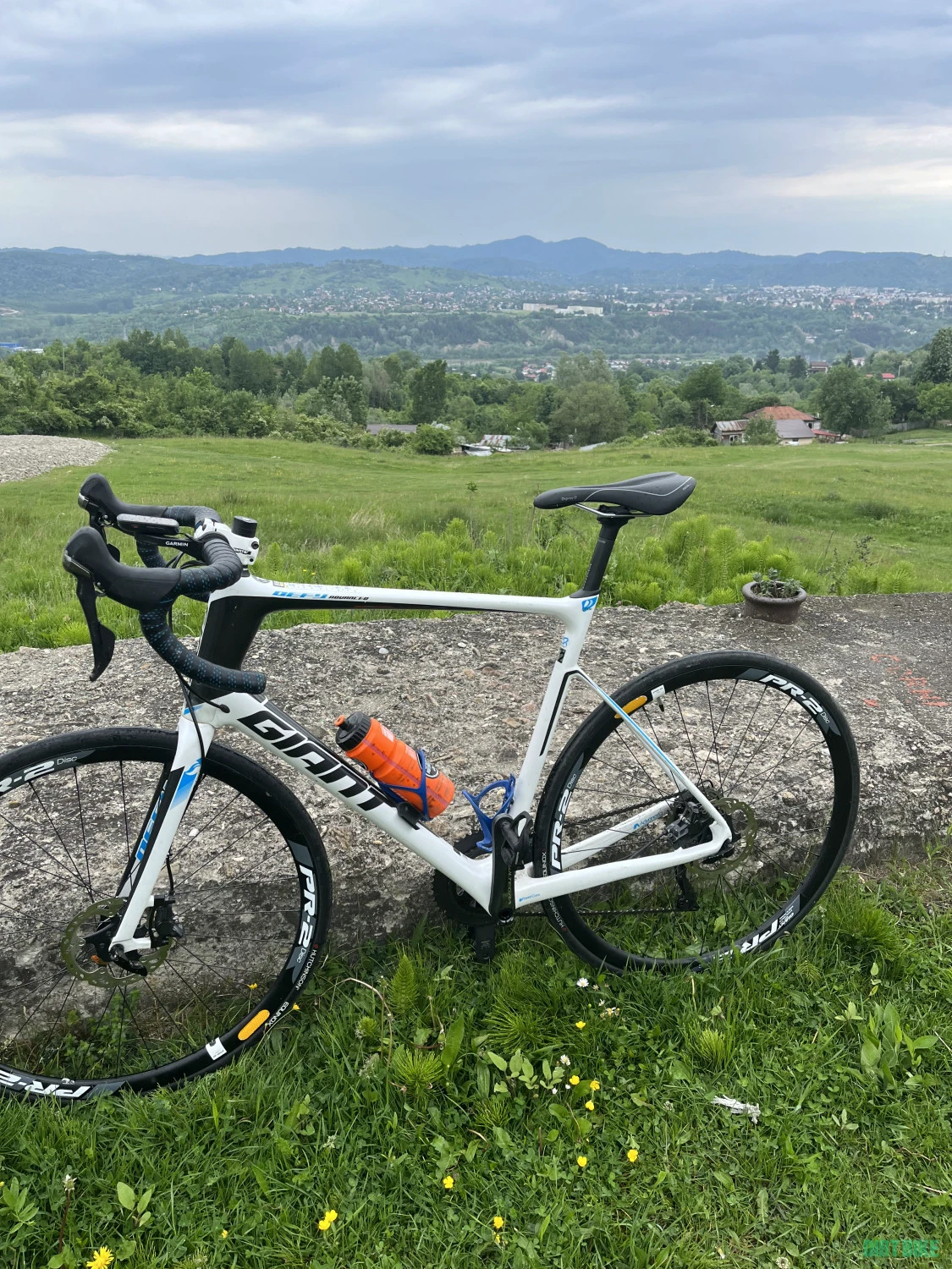 9. Cursieră Giant Carbon mărime XL (58–60 cm) – Ultegra, disc