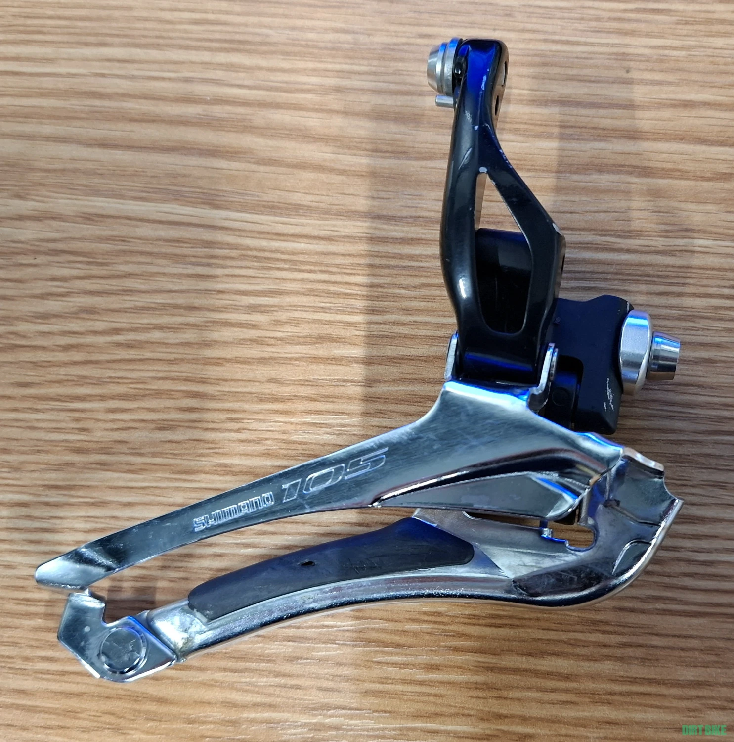 1. Schimbator față Shimano FD-5800