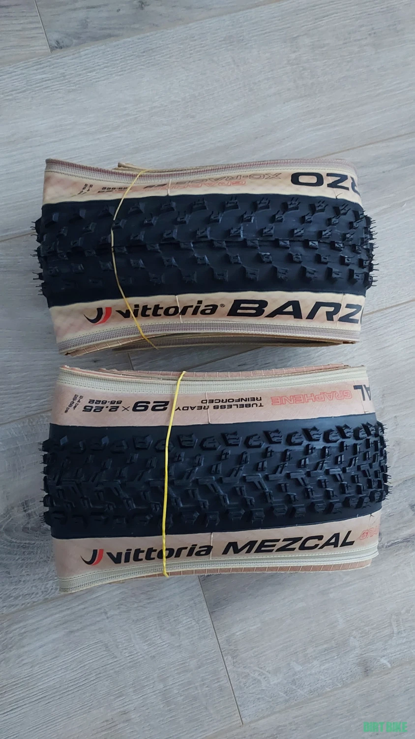 1. Vittoria Mezcal / Barzo 29x2.25