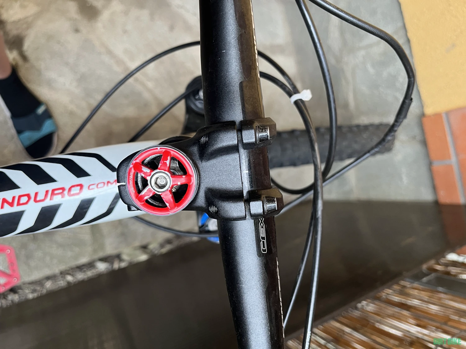 9. Bicicleta MTB Specialized enduro comp 2016