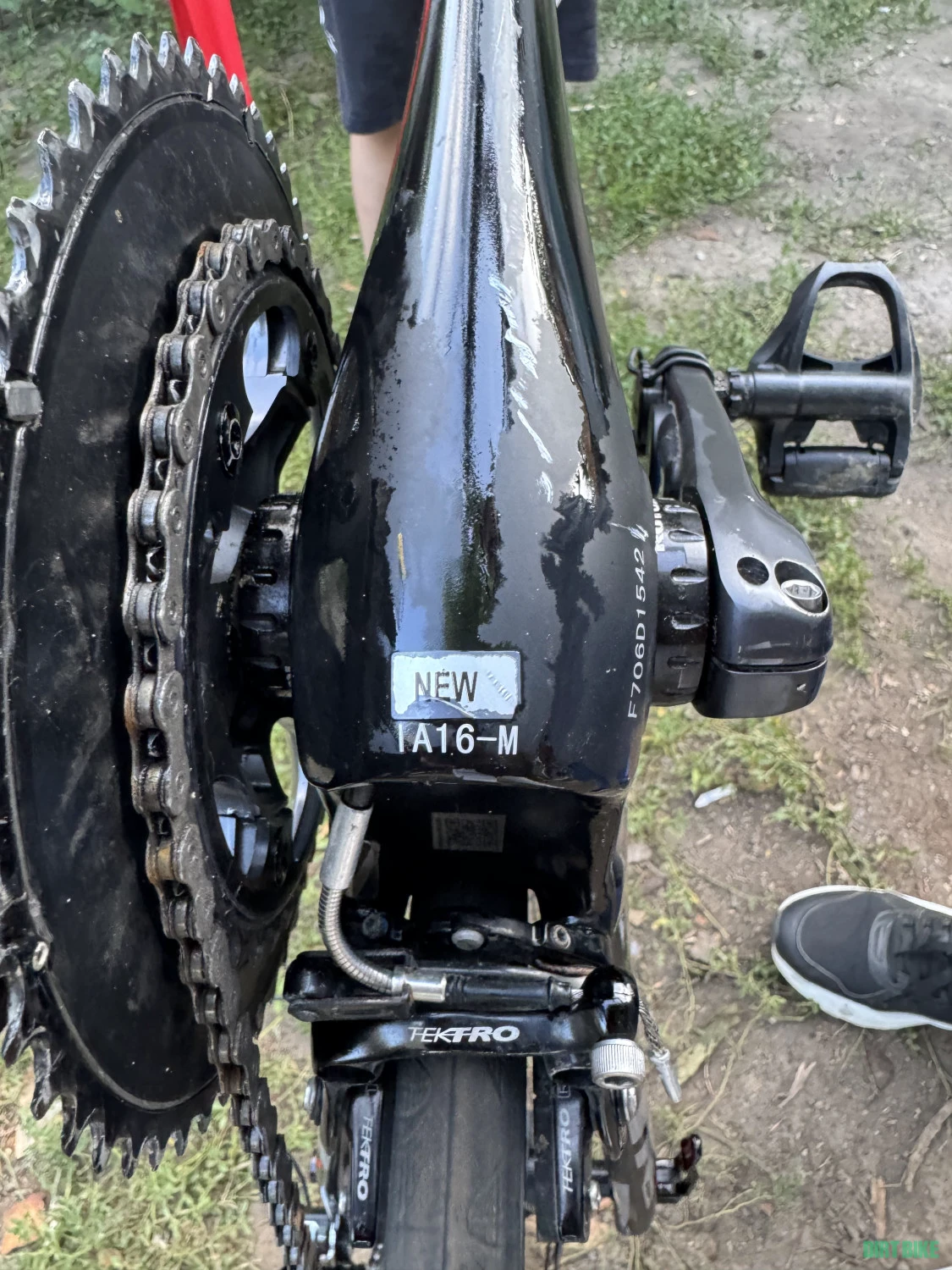 4. De vânzare bicicletă FELT toată din carbon