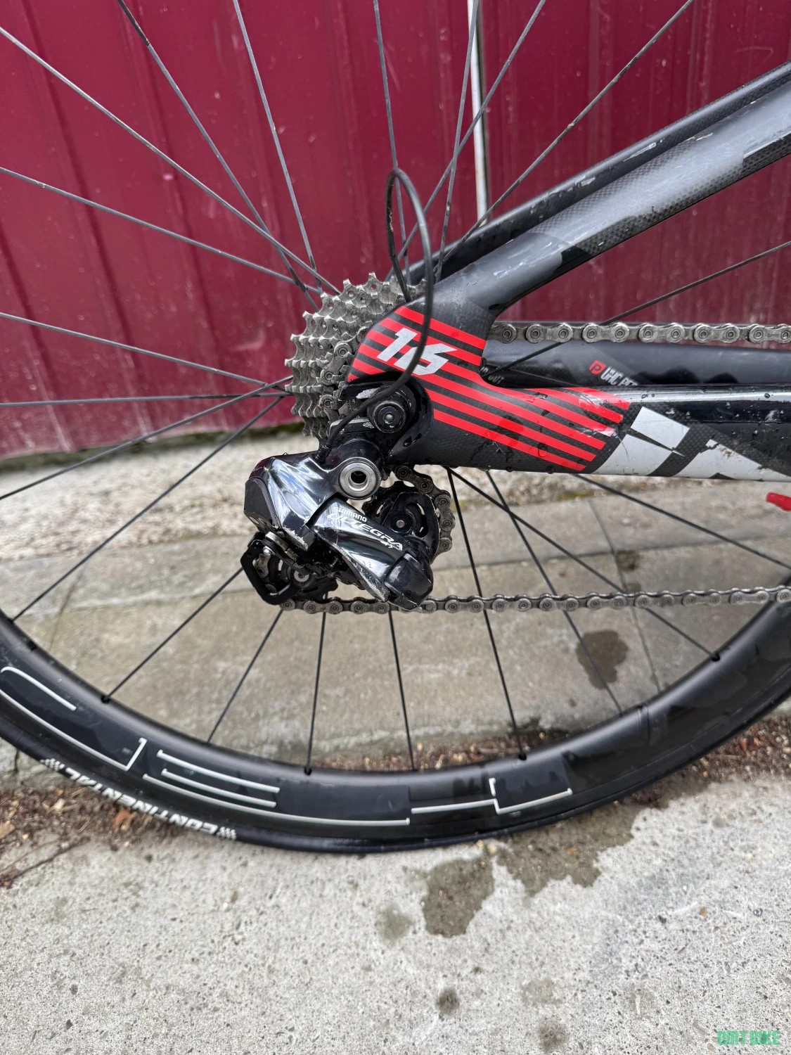 6. De vânzare bicicletă FELT toată din carbon