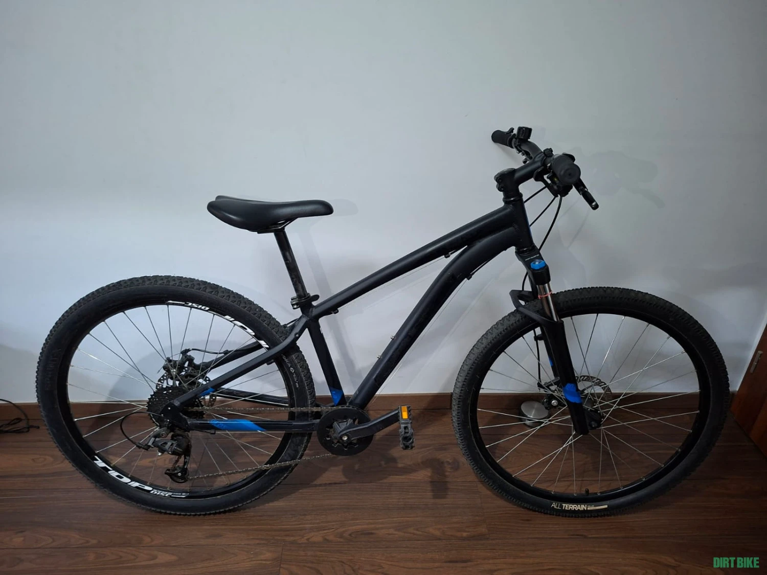 1. Bicicletă MTB RockRider ST120, 27.5"