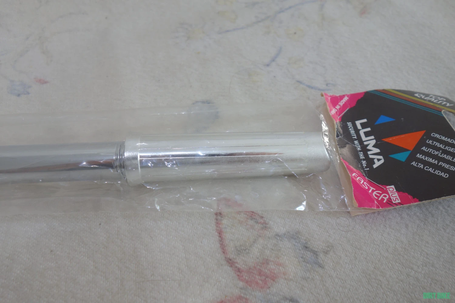 3. Vand pompa cu montare pe cadru vintage Luma Made in Spain noua in ambalaj nedesfacut