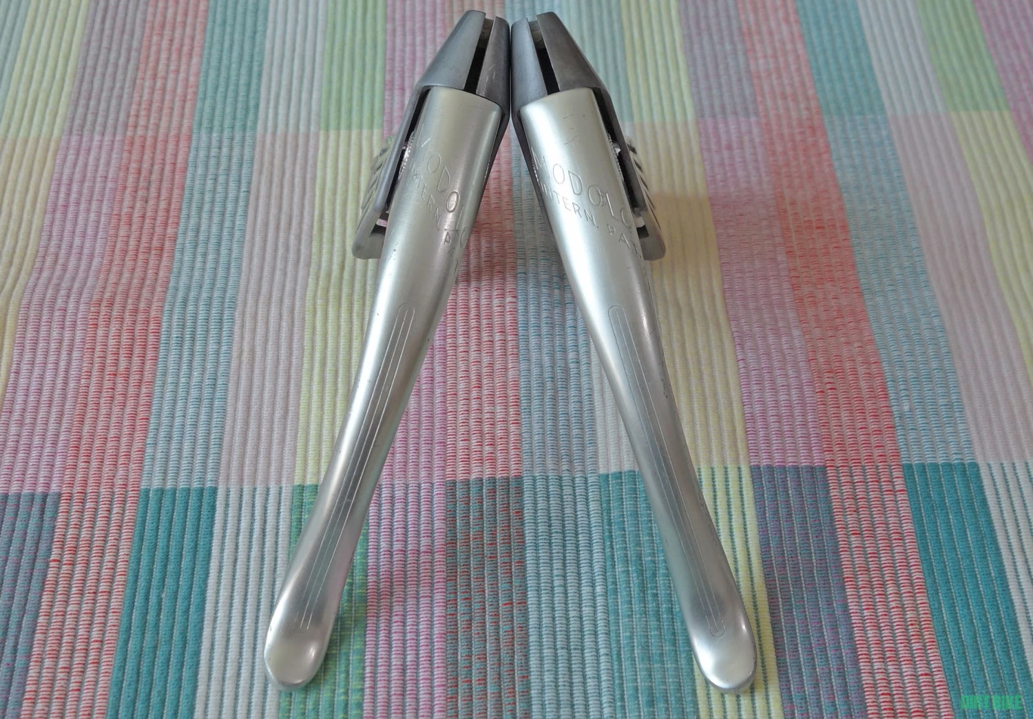 1. Vand pereche manete frana Modolo vintage cursiera Made in Italy