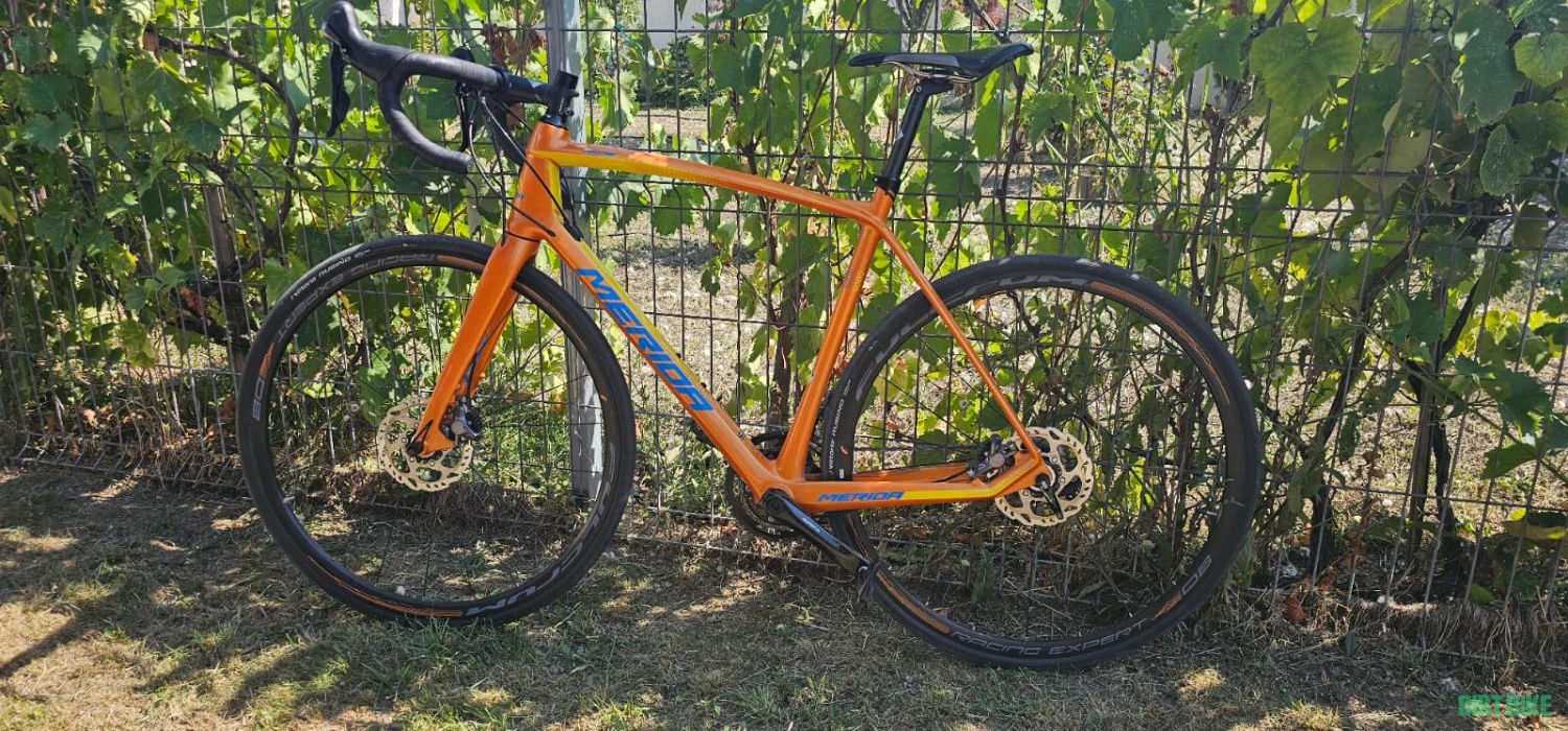 1. Merida Ride Carbon disc
