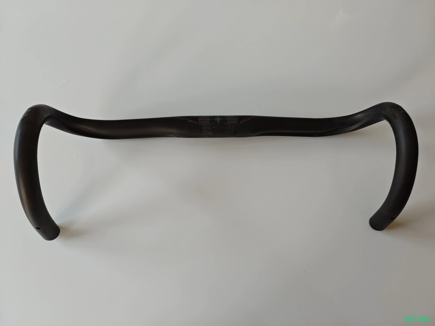 1. Ghidon carbon Zipp SL-70 Ergo Carbon Handlebar - 219 grame