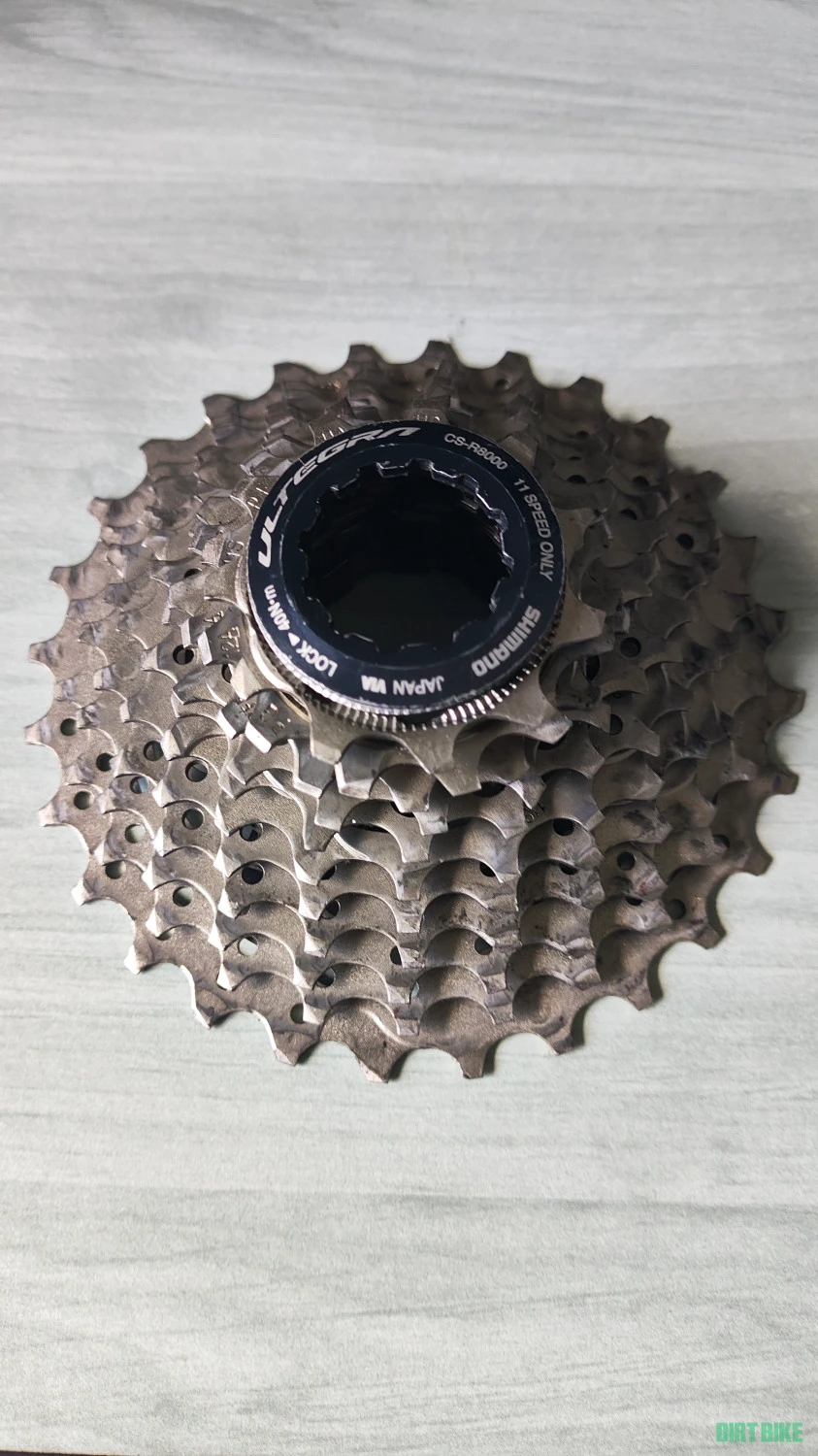 1. Pinioane Shimano Ultegra 11 viteze