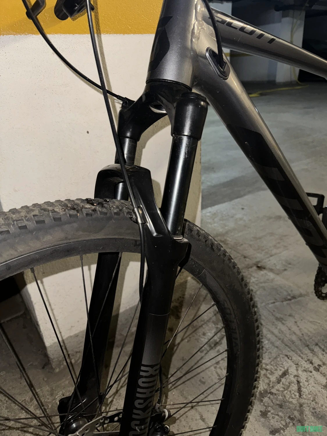 10. Bicicleta SCOTT SCALE 965