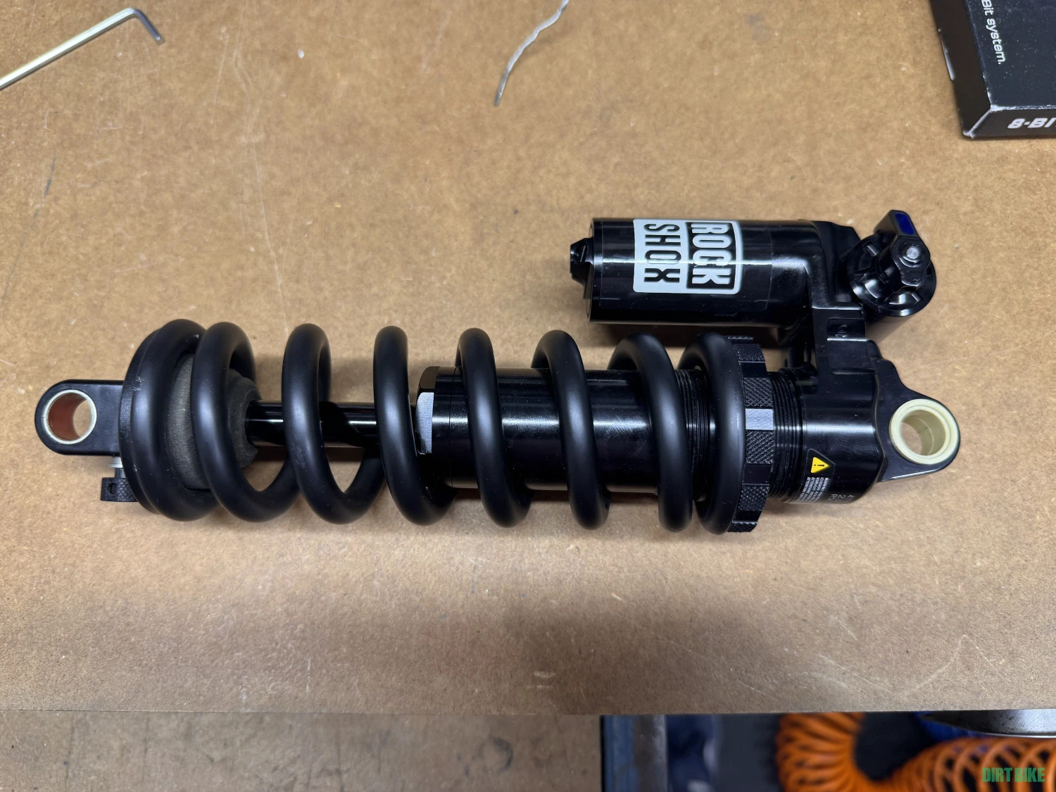 1. Shock RockShox Vivid Ultimate Coil 230x65