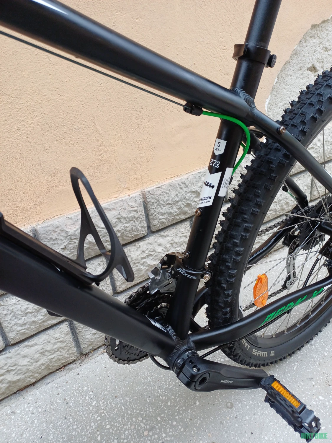 1. Bicicleta mountain bike KTM