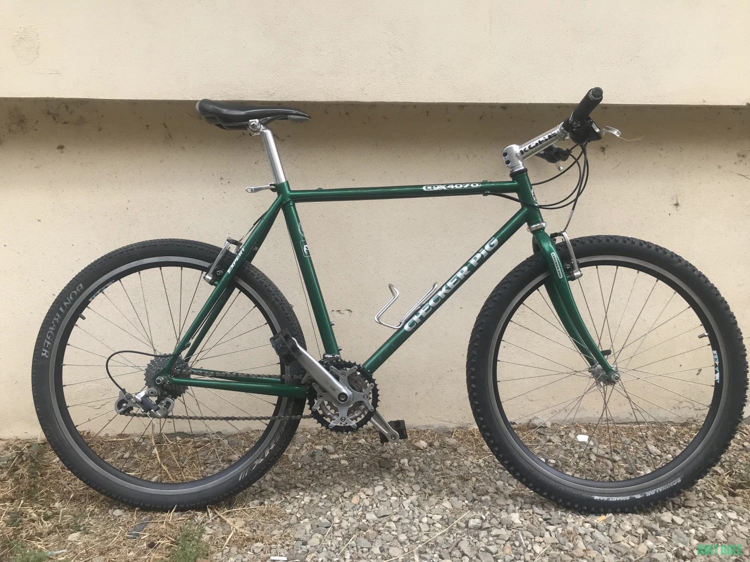 1. MTB Checker Pig Expert 26”