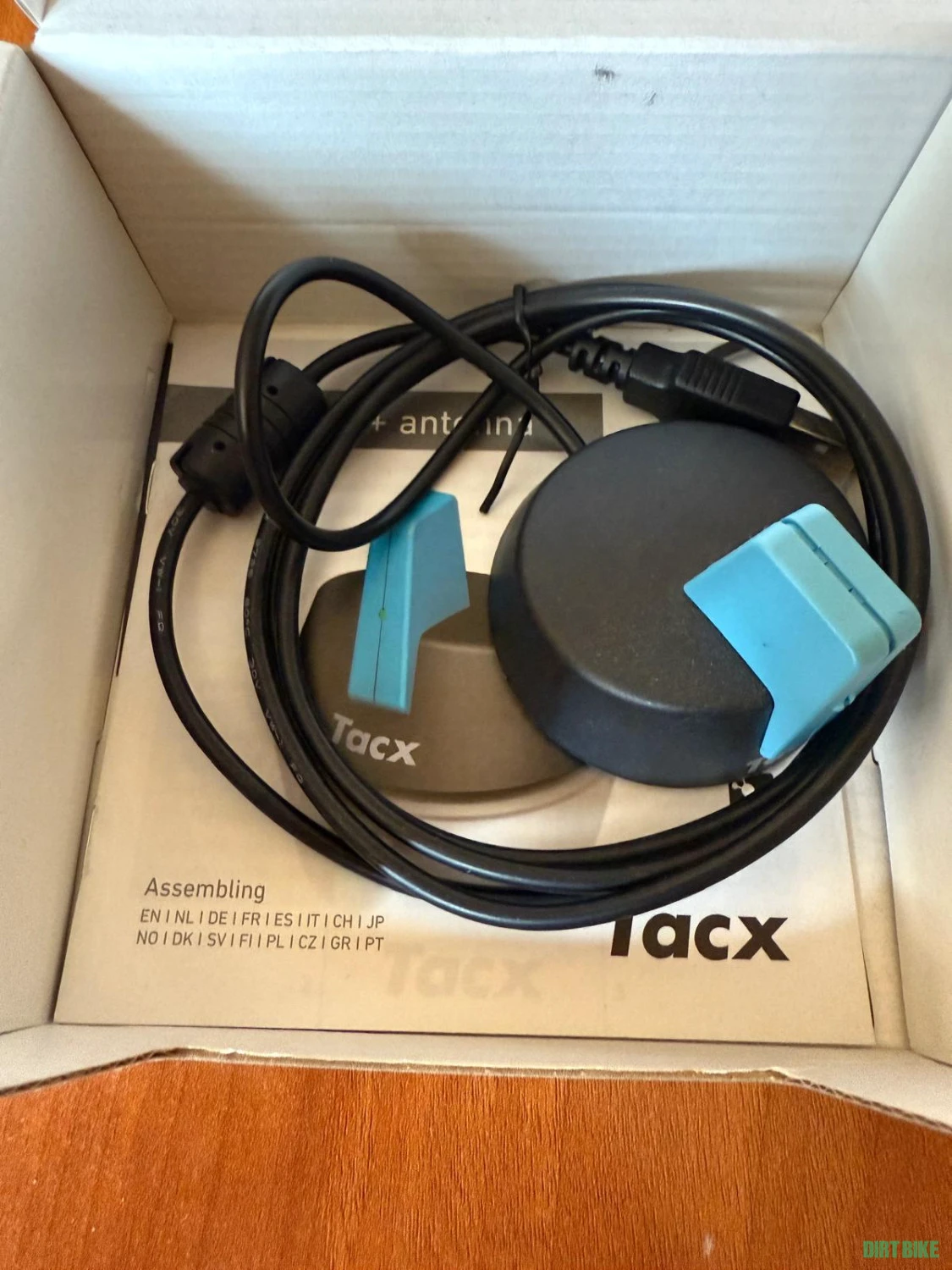 1. Antena TACX cu conectivitate ANT+ T2028