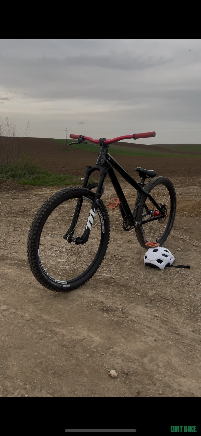 4. Vand dirt jumper octane one zircus