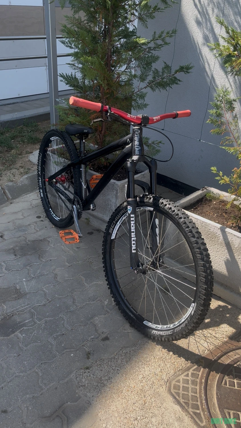 1. Vand dirt jumper octane one zircus