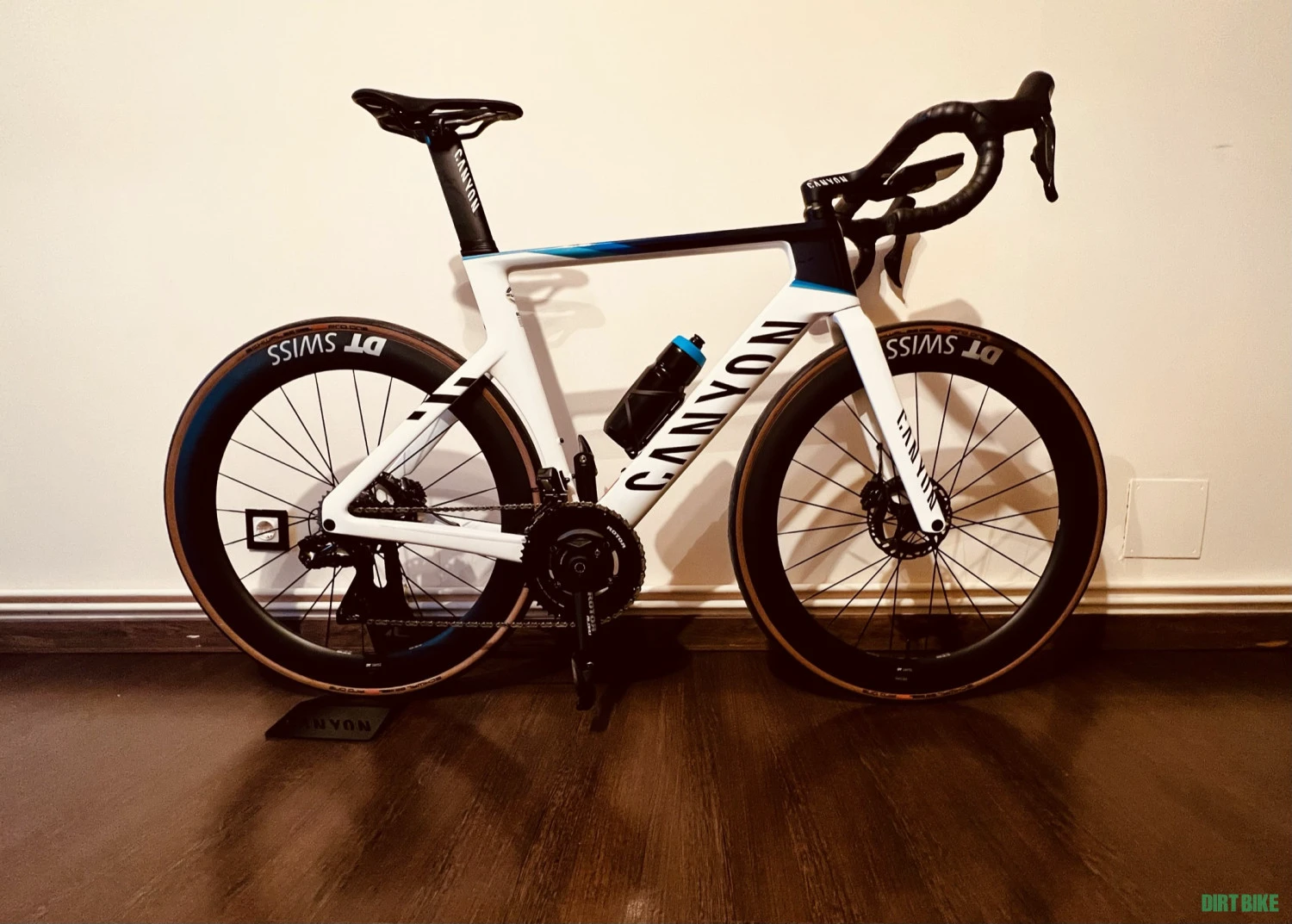 1. CANYON AEROAD CFR Di2