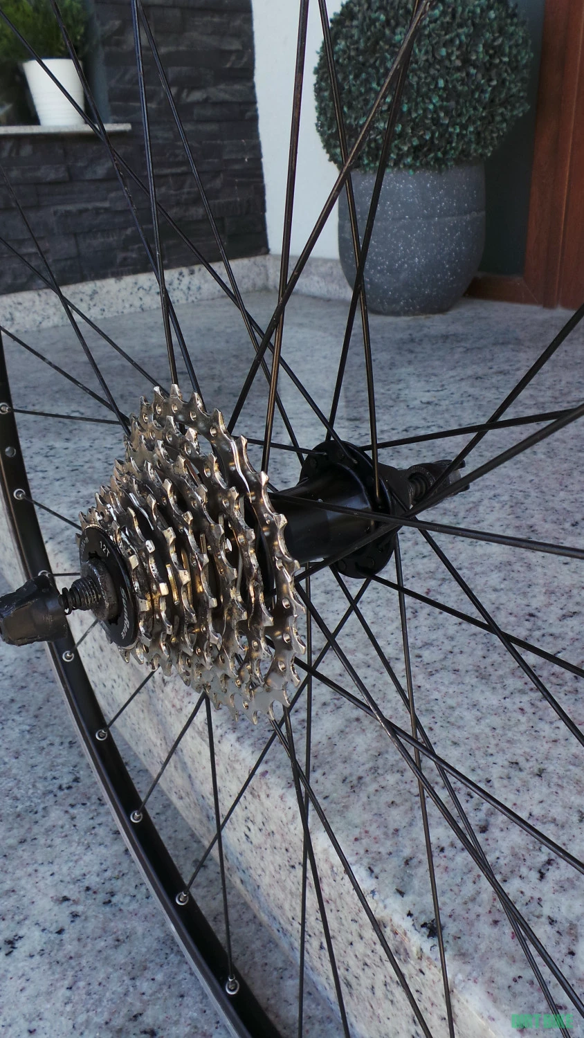 4. Roata cursiera sunrace 28 inch