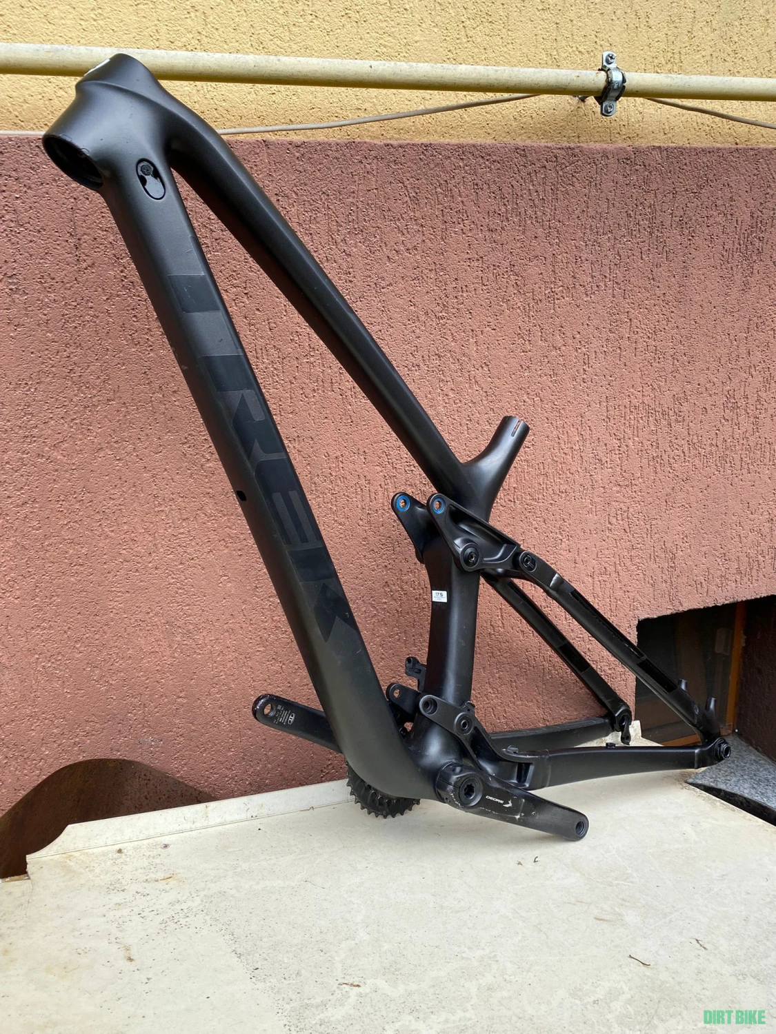 1. Cadru bicicleta Trek full suspensie