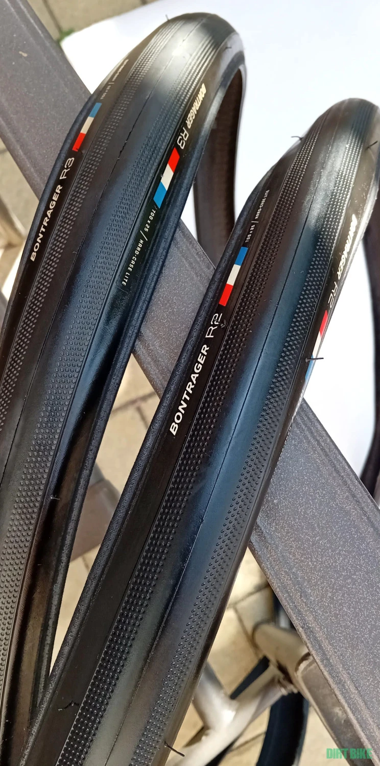 2. Vând 2 anvelope Bontrager R3 - R2 25C