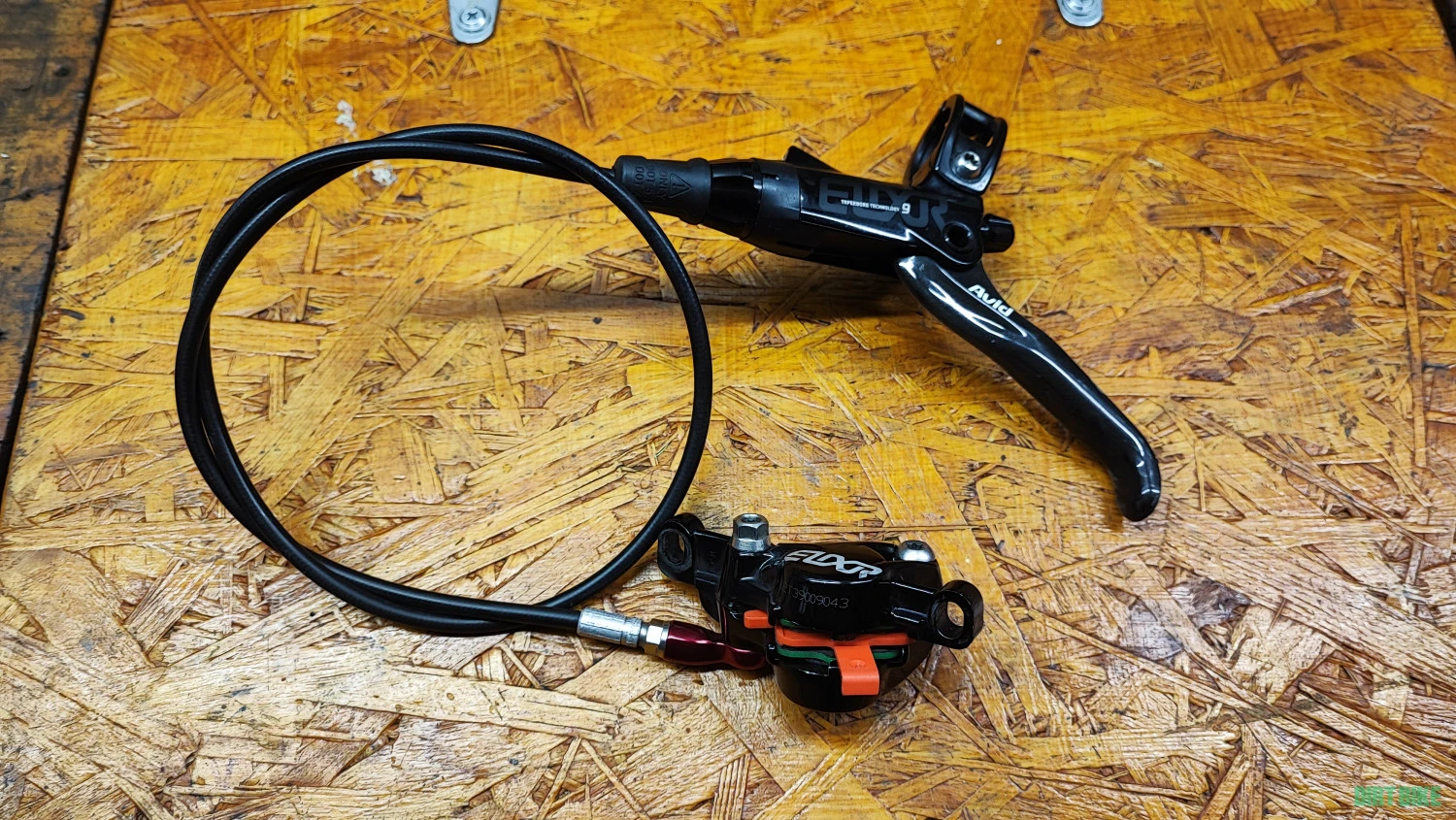 5. Set frâne hidraulice disc Avid Elixir 9 Carbon