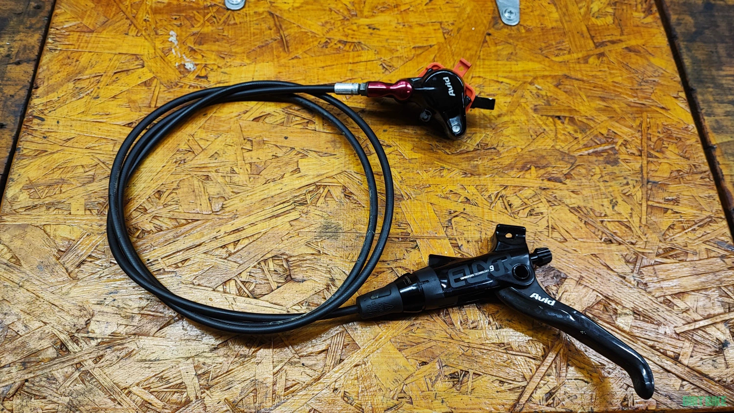 4. Set frâne hidraulice disc Avid Elixir 9 Carbon