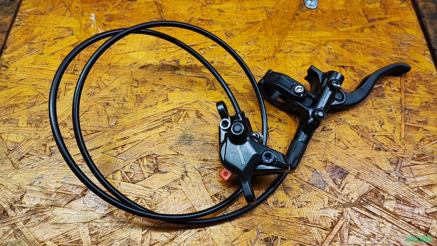3. Set frâne hidraulice disc Shimano MT410