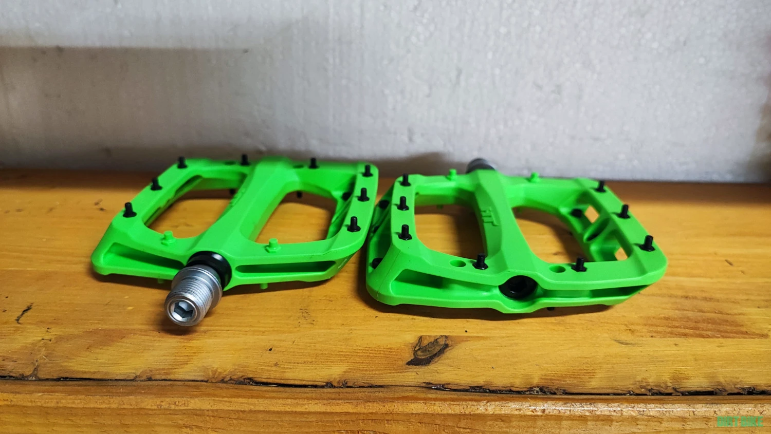 5. Pedale platformă HT pini metalici diverse culori