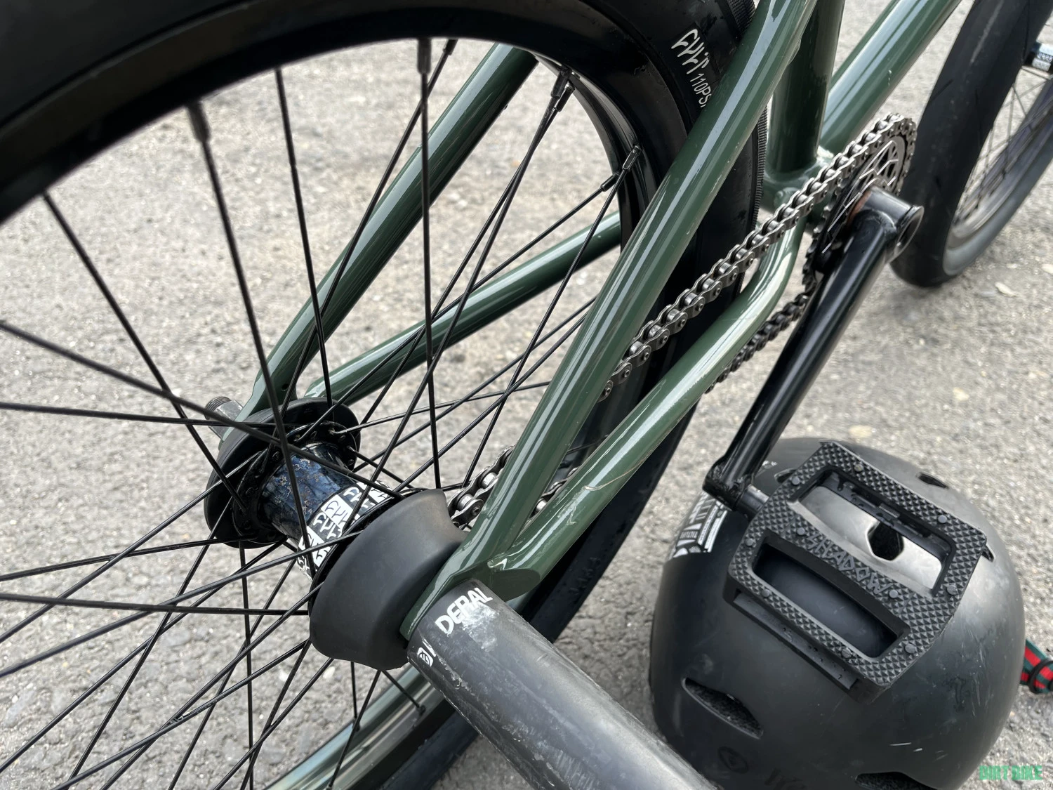 4. Cult Dak Odyssey R25 Thunderbolt