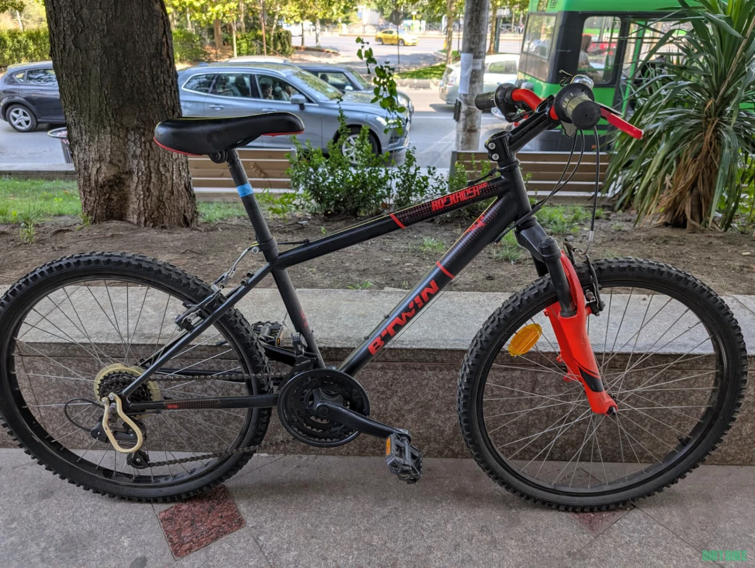 1. Btwin Rockrider 500 Kids' 24"