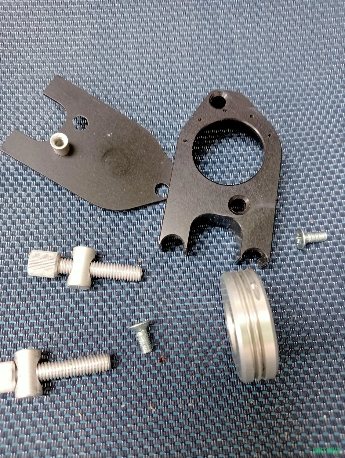 4. Rohloff External Gear Mech Cable Box