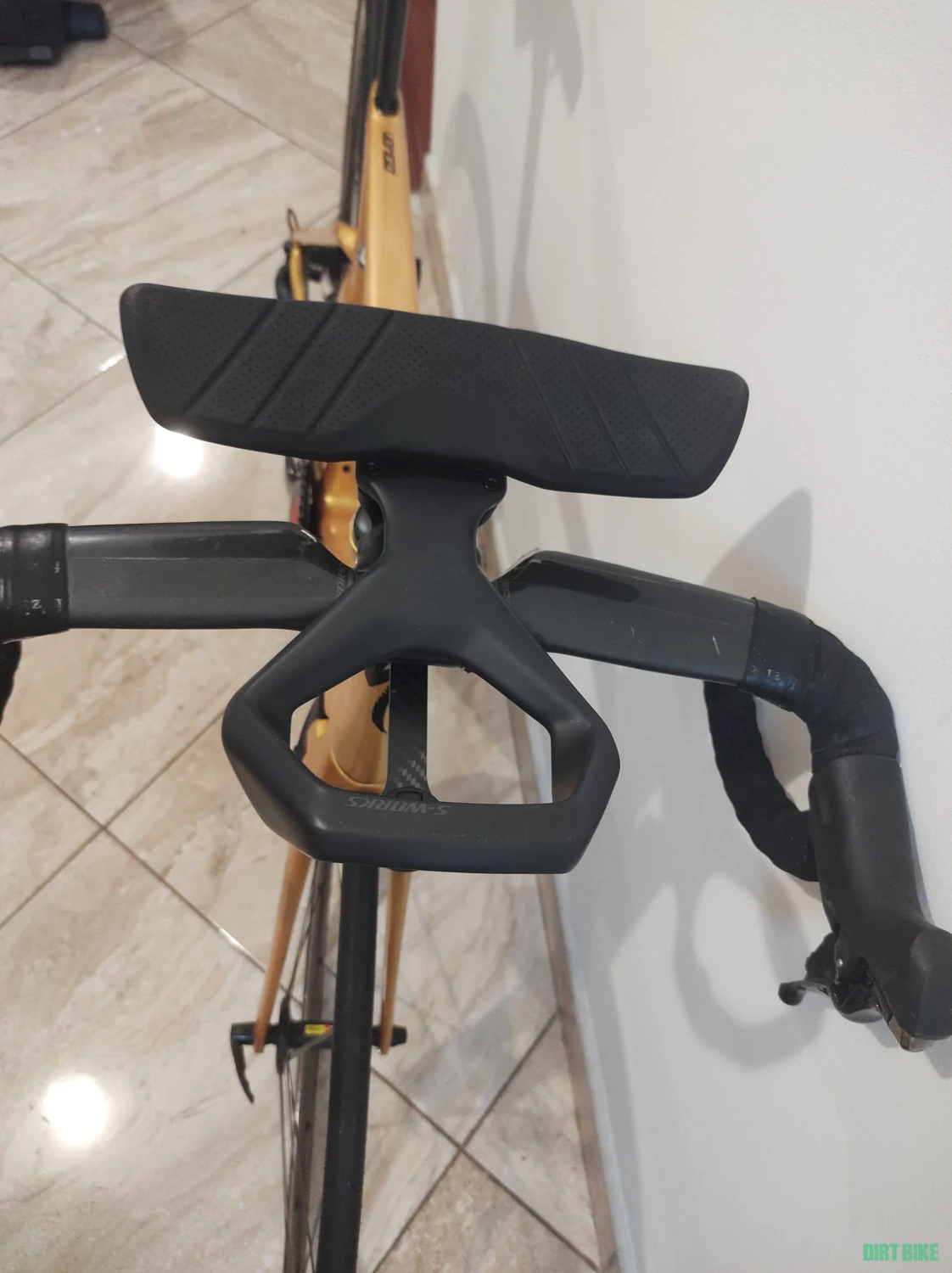 1. Cursiera carbon aero Specialized S-Works Venge Vias