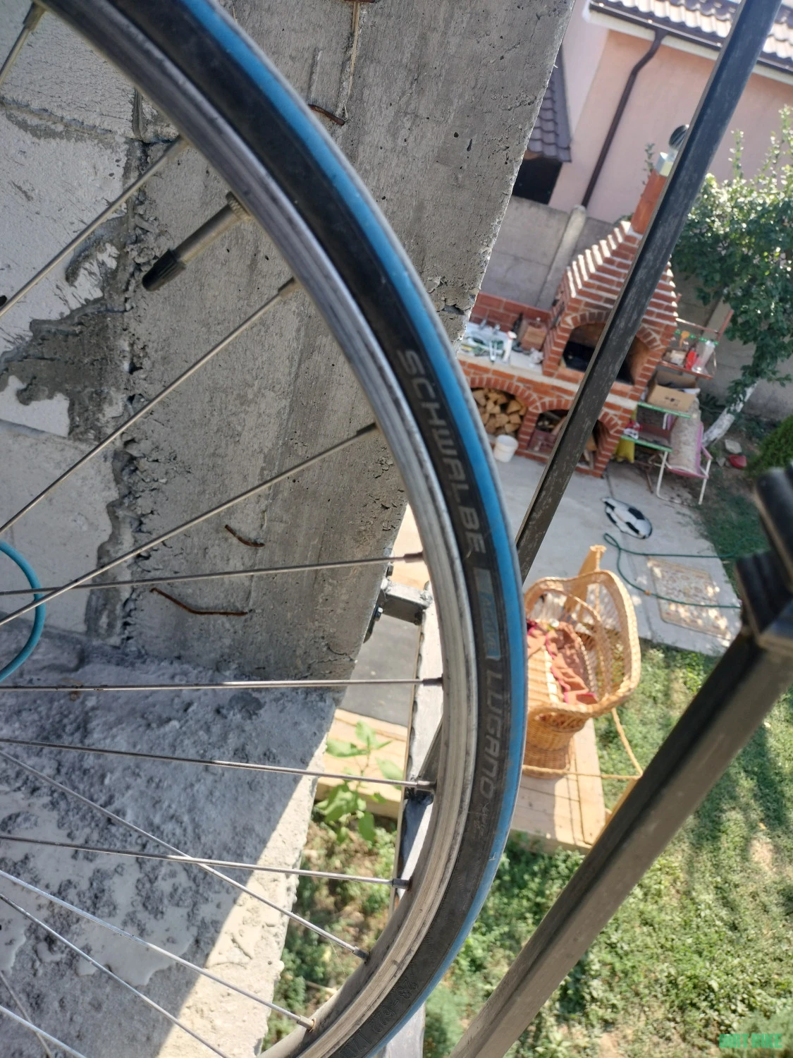 3. Vând cursiera de strada in stare excelenta.
