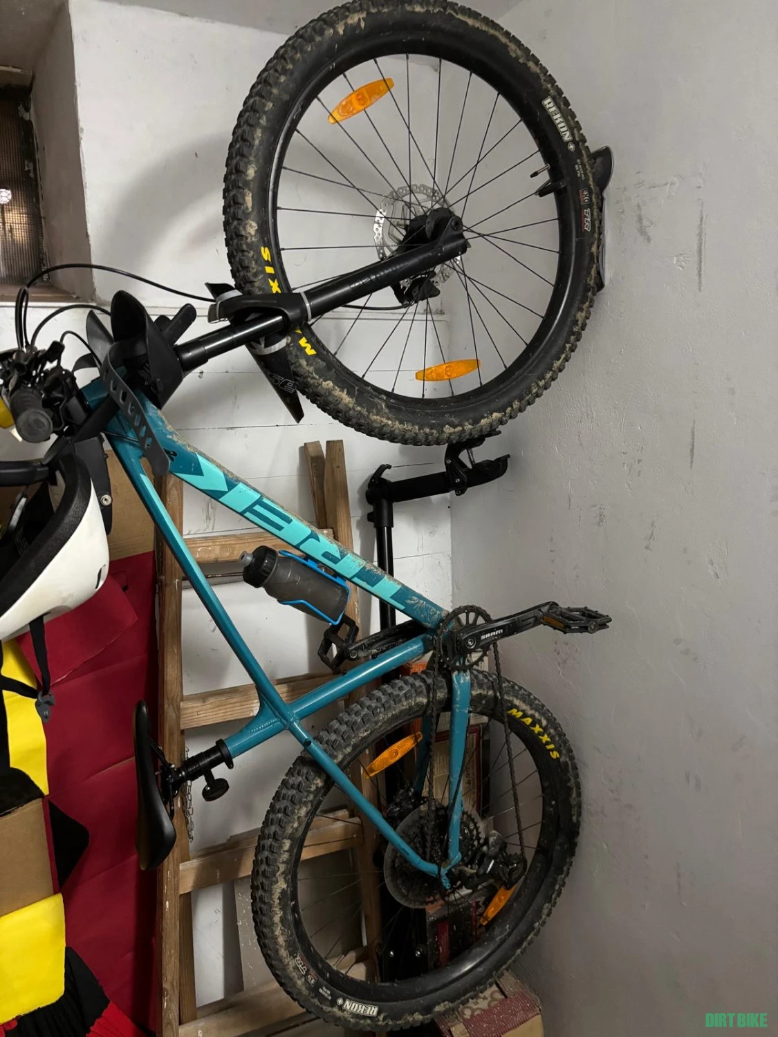 1. Bicicleta Trek Roscoe 7 hard tail Enduro