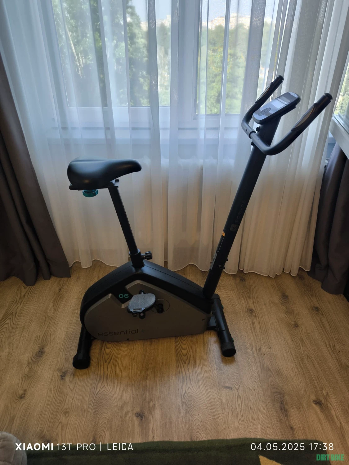 1. Bicicleta fitness essential domyos 06 110 kg