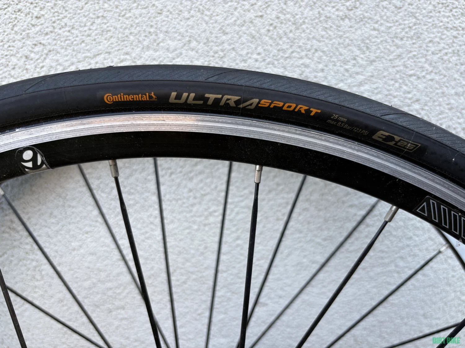 1. Set roti Bontrager echipare completa