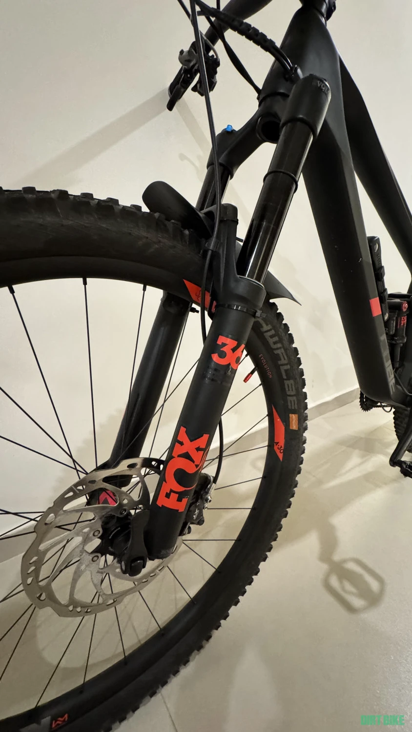 2. Cube Stereo 150 C:62 Race 29 (cadrul este din carbon)