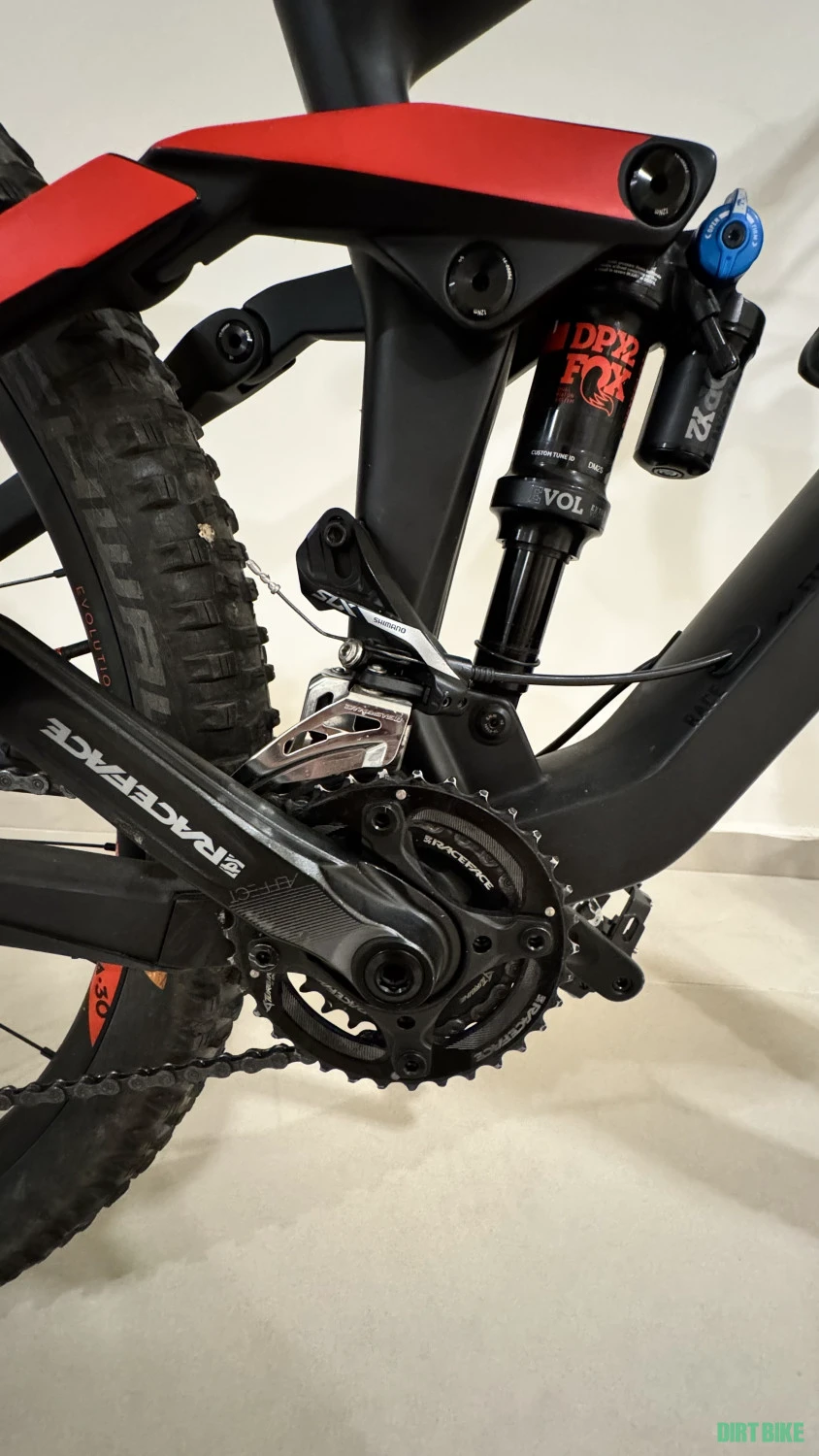 5. Cube Stereo 150 C:62 Race 29 (cadrul este din carbon)