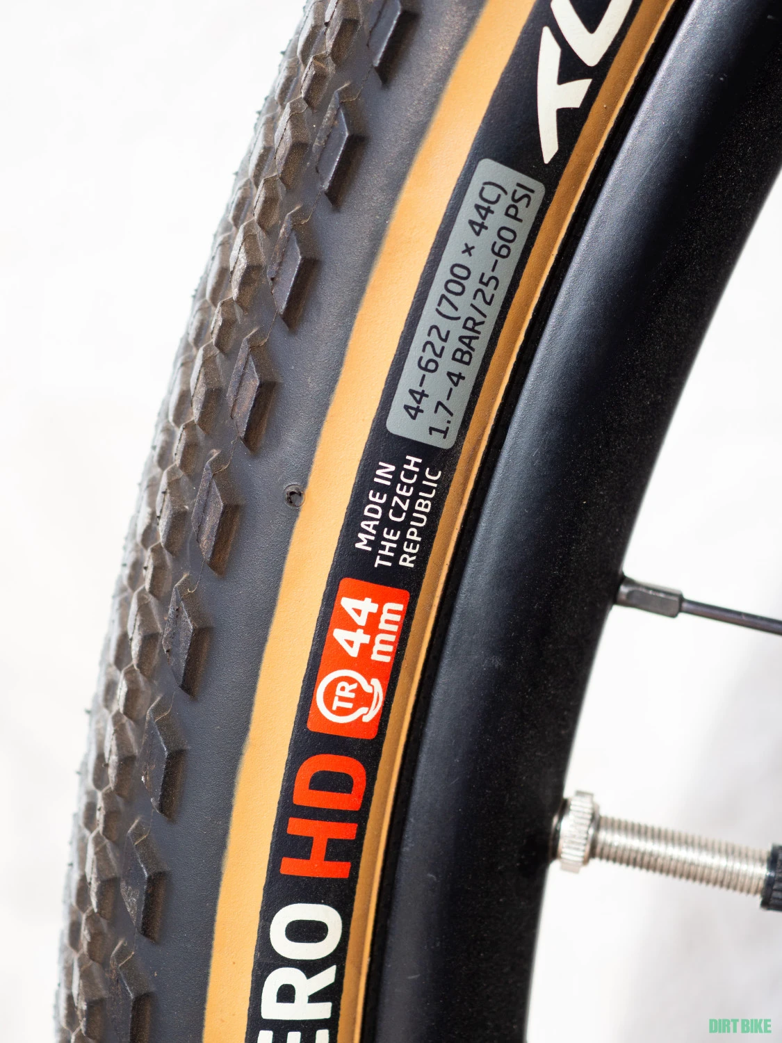 4. Anvelope gravel TUFO Thundero