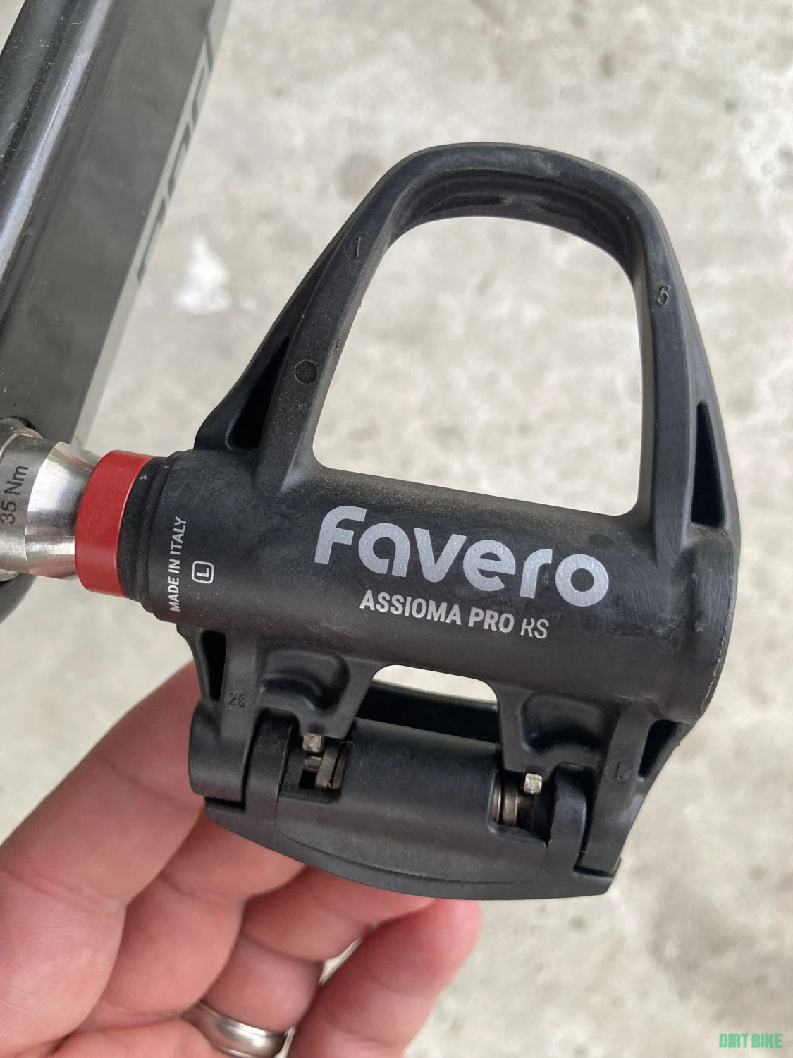 1. Favero Assioma PRO RS-2