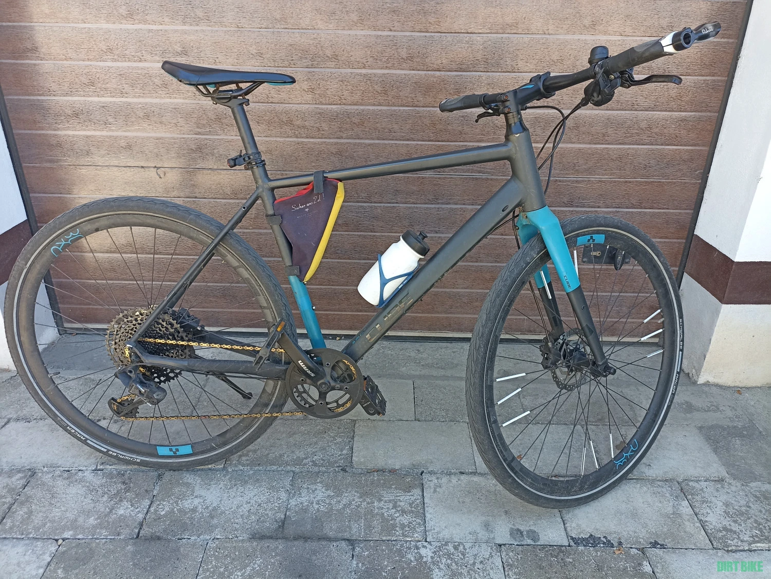 10. Cube trekking bike, road bike, fittness bike 1x12 vit